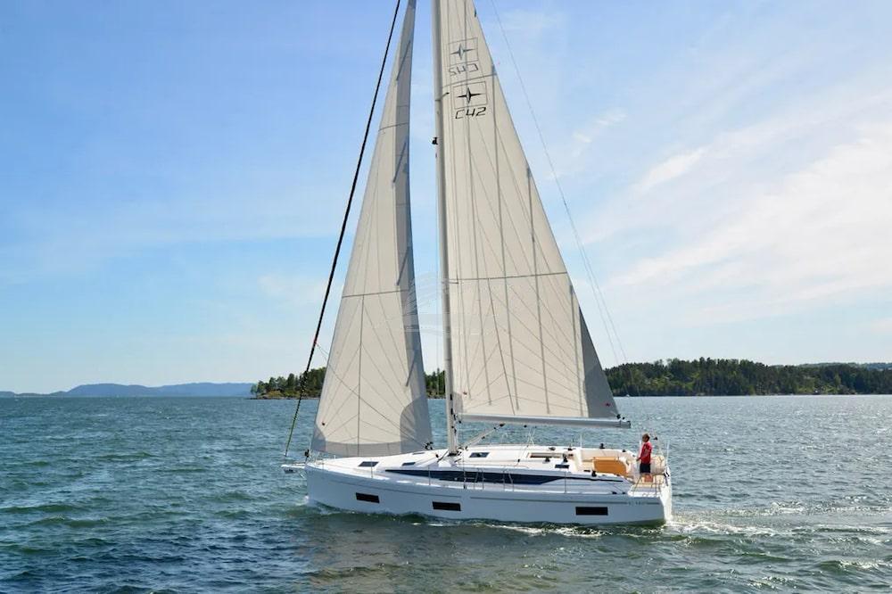 Bavaria C42 sailing yacht charter croatia 12