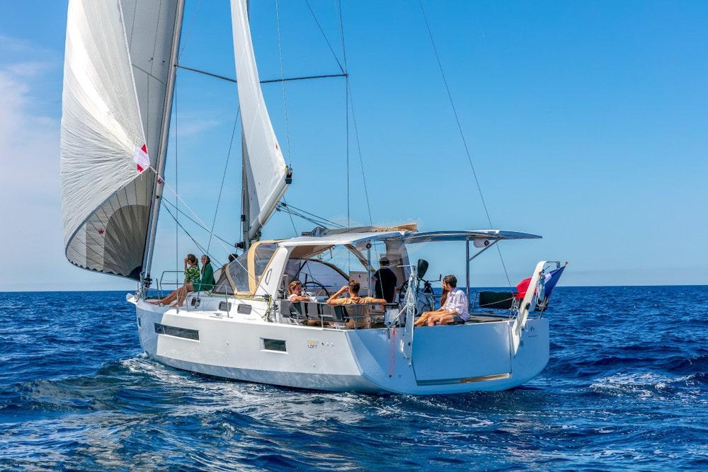 sailing boat jeanneau sun loft 47 charter 2 min