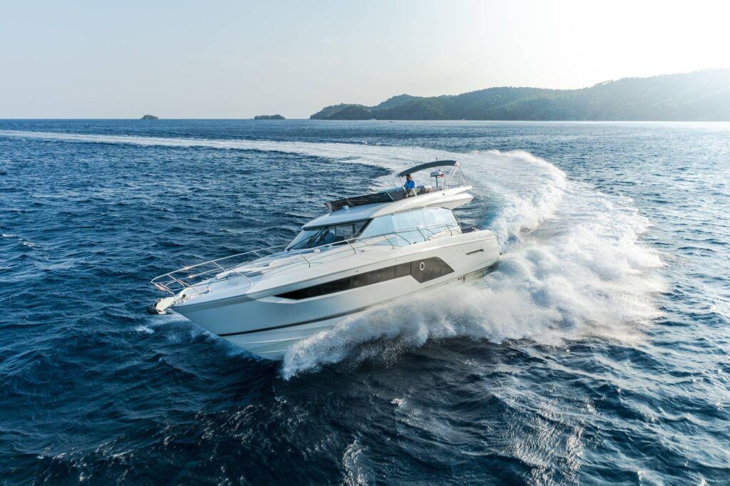 Prestige 590 Fly Luxury motor yacht Croatia 21 min