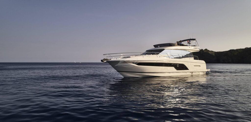 Prestige 590 Fly Luxury motor yacht Croatia 25 min