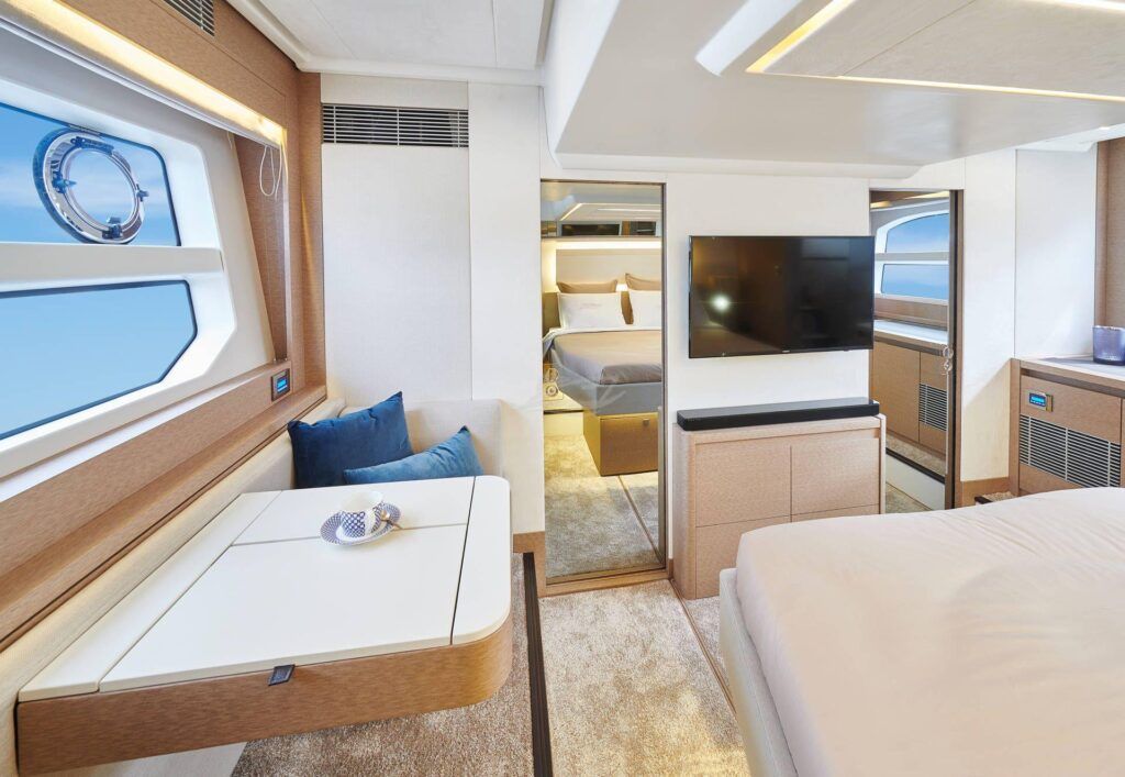 Prestige 590 Fly Luxury motor yacht Croatia 3 min