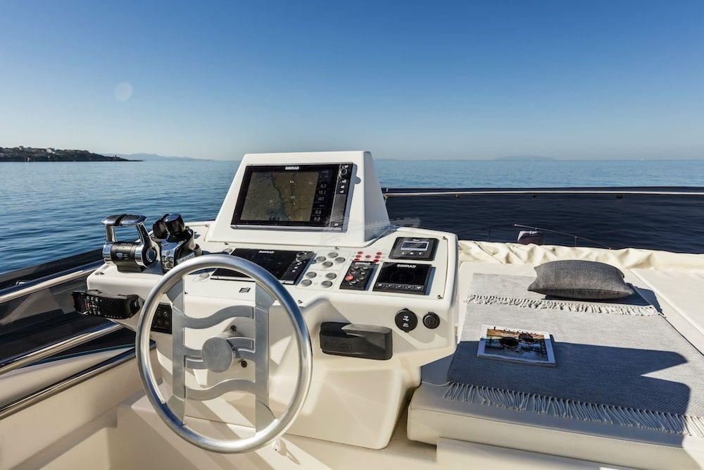 Feretti 550 Luxury motor yacht Croatia 13 min