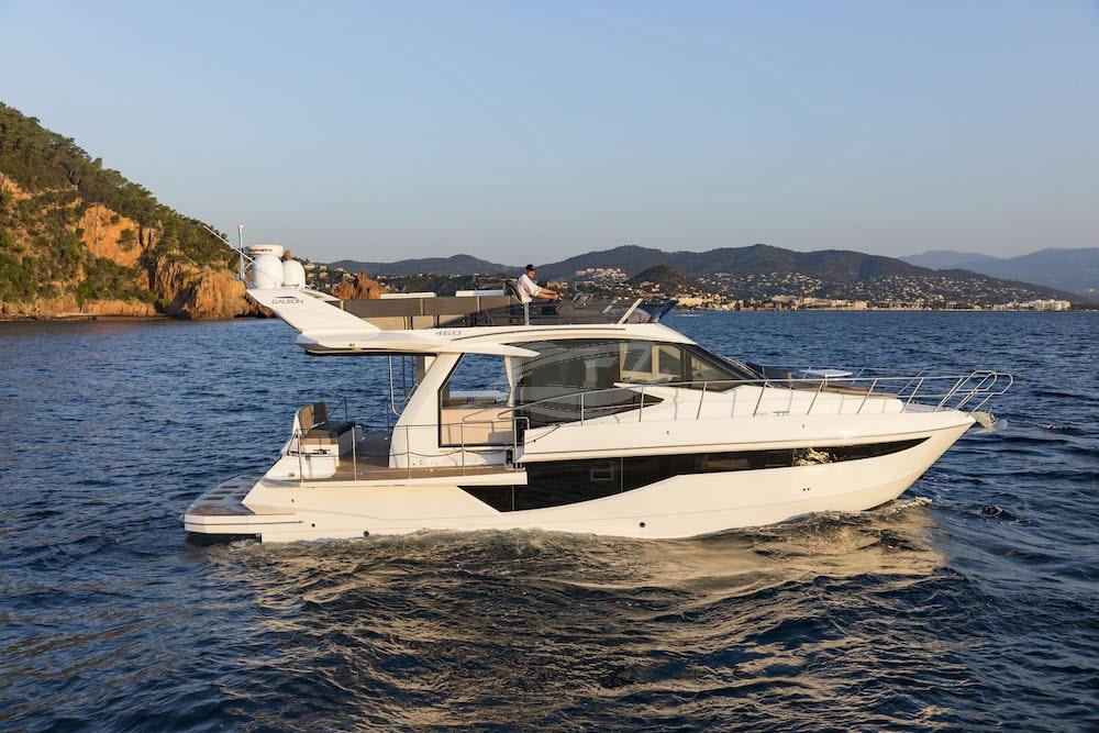 Galeon 460 flu Luxury motor yacht Croatia 22