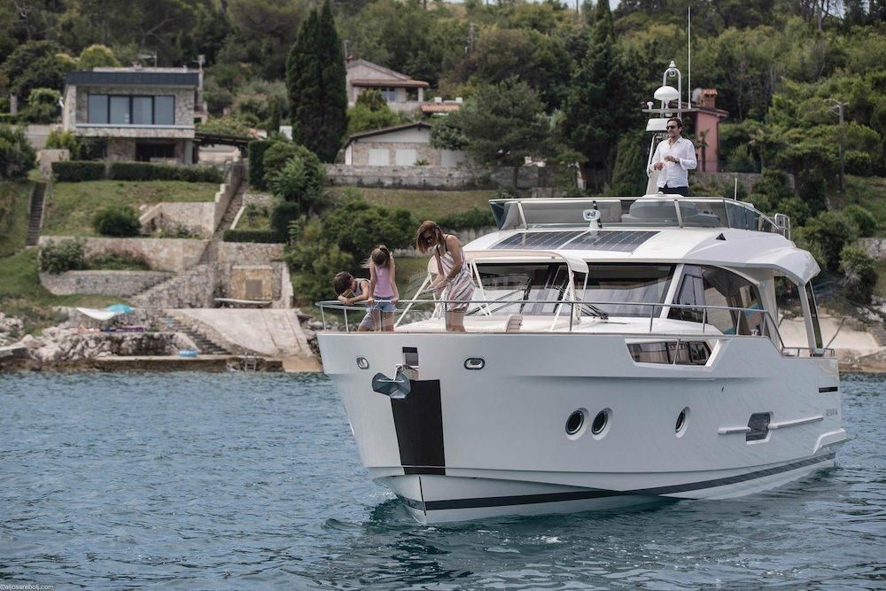 Greenline 48 Hybrid Fly Luxury motor yacht Croatia 1