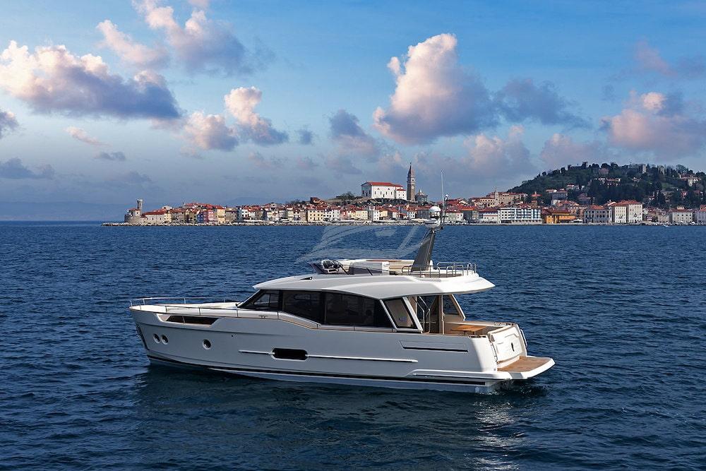 Greenline 48 Hybrid Fly Luxury motor yacht Croatia 32