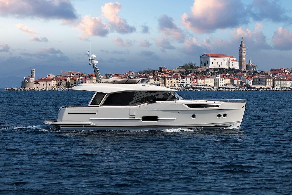 Greenline 48 Hybrid Fly Luxury motor yacht Croatia 37