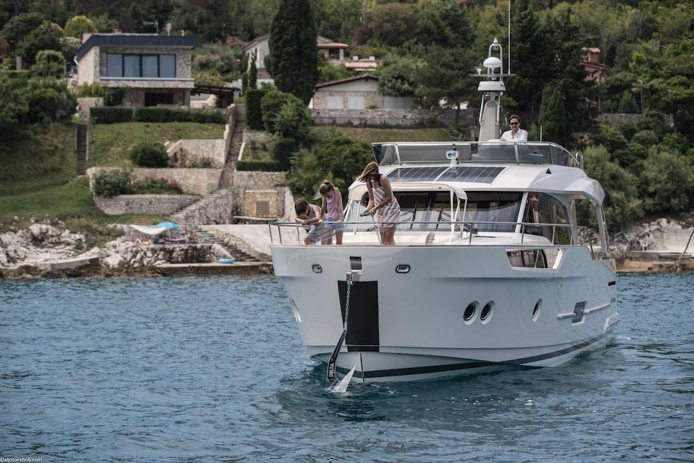 Greenline 48 Hybrid Fly Luxury motor yacht Croatia 4