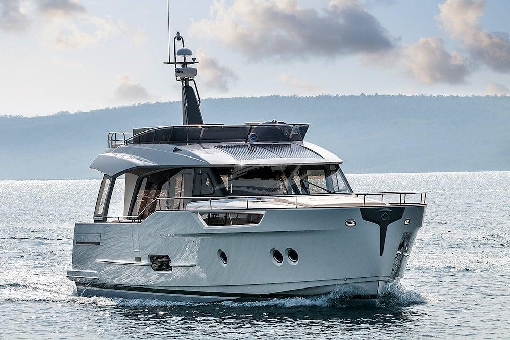 Greenline 48 Hybrid Fly Luxury motor yacht Croatia 40