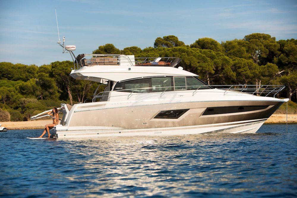 Prestige 420 Fly Luxury motor yacht Croatia 11