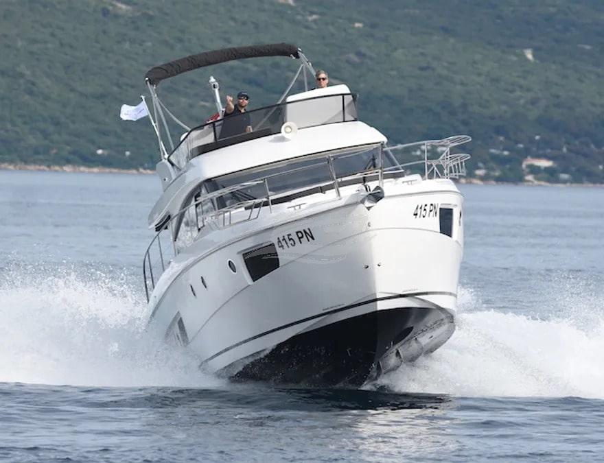 Bavaria 420 Virtess fly Luxury motor yacht Greece 1
