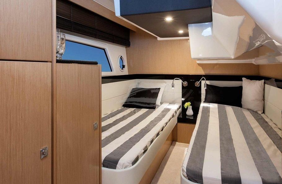 Bavaria 420 Virtess fly Luxury motor yacht Greece 13