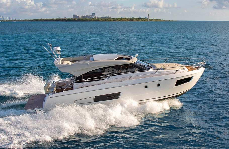 Bavaria 420 Virtess fly Luxury motor yacht Greece 15