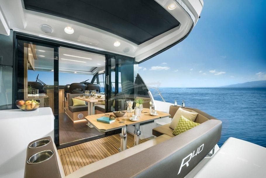 Bavaria R40 Fly Luxury motor yacht Croatia 2