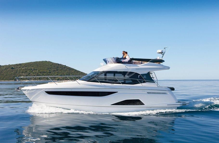 Bavaria R40 Fly Luxury motor yacht Croatia 21