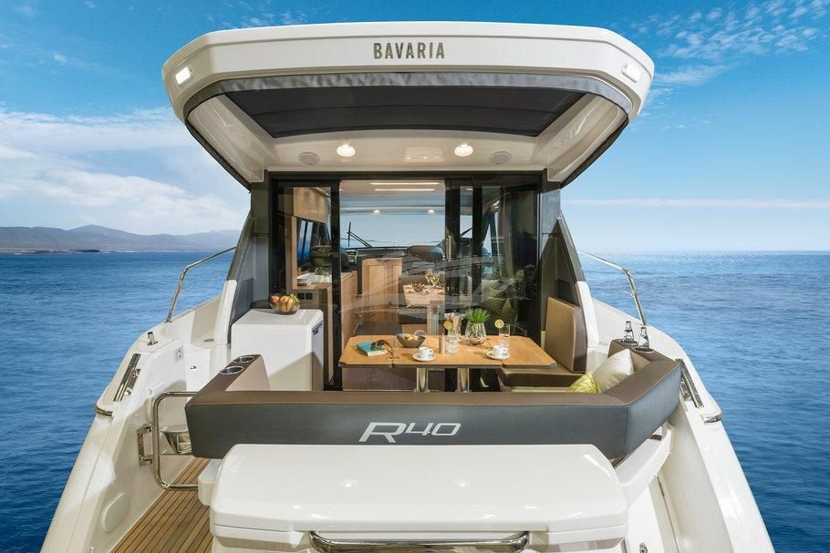 Bavaria R40 Fly Luxury motor yacht Croatia 5