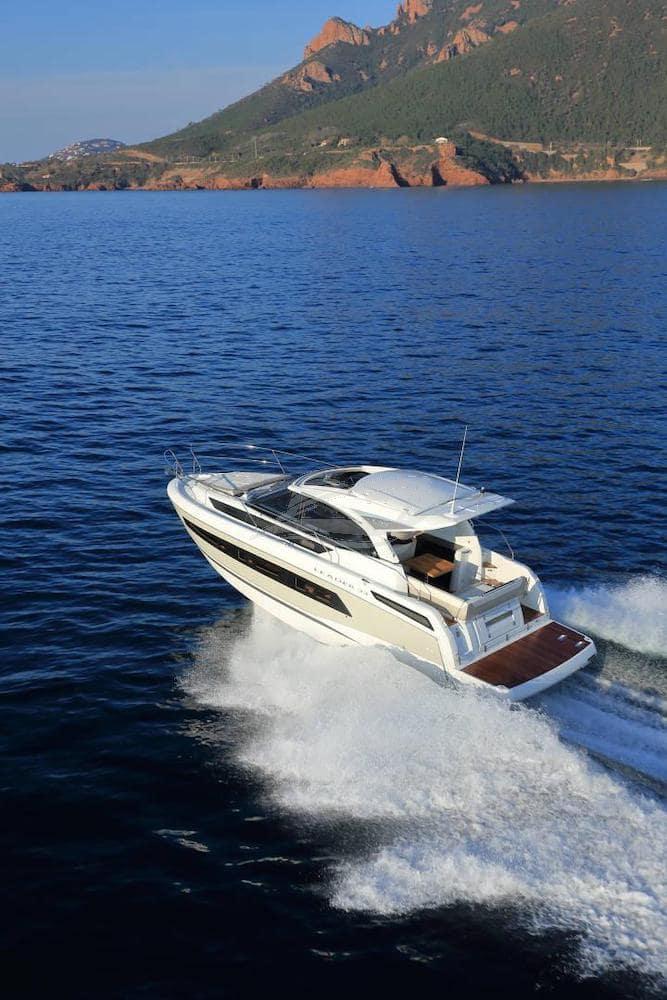 Jeanneau Leader 33 Luxury motor yacht Croatia 36