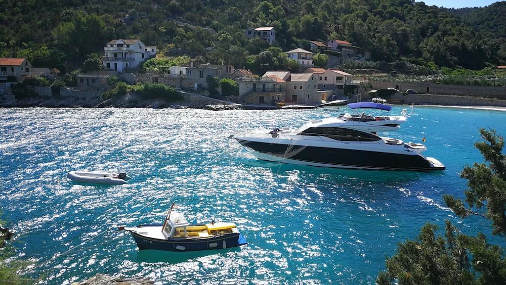 Mirno More Luxury motor yacht Croatia 3