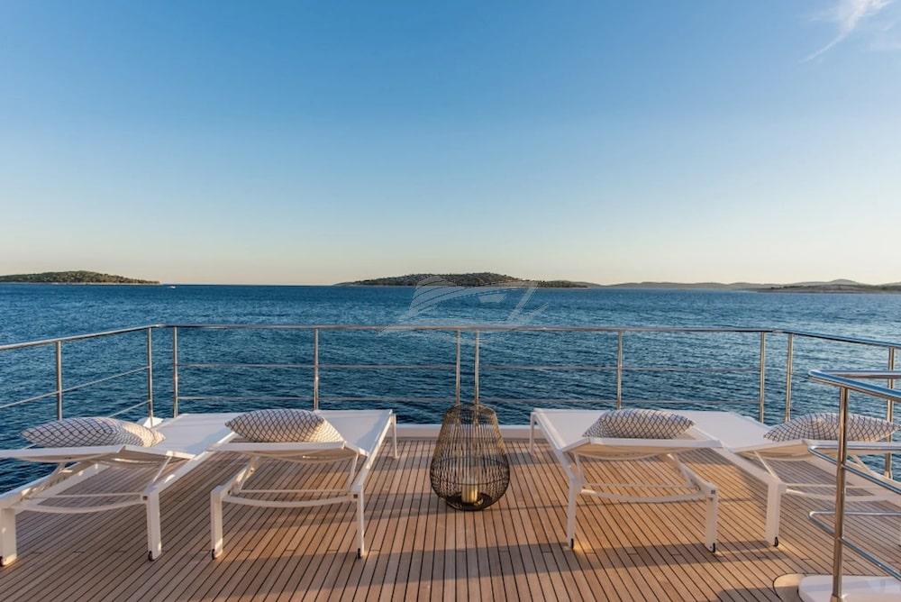 Dawo Luxury motor yacht Croatia 14