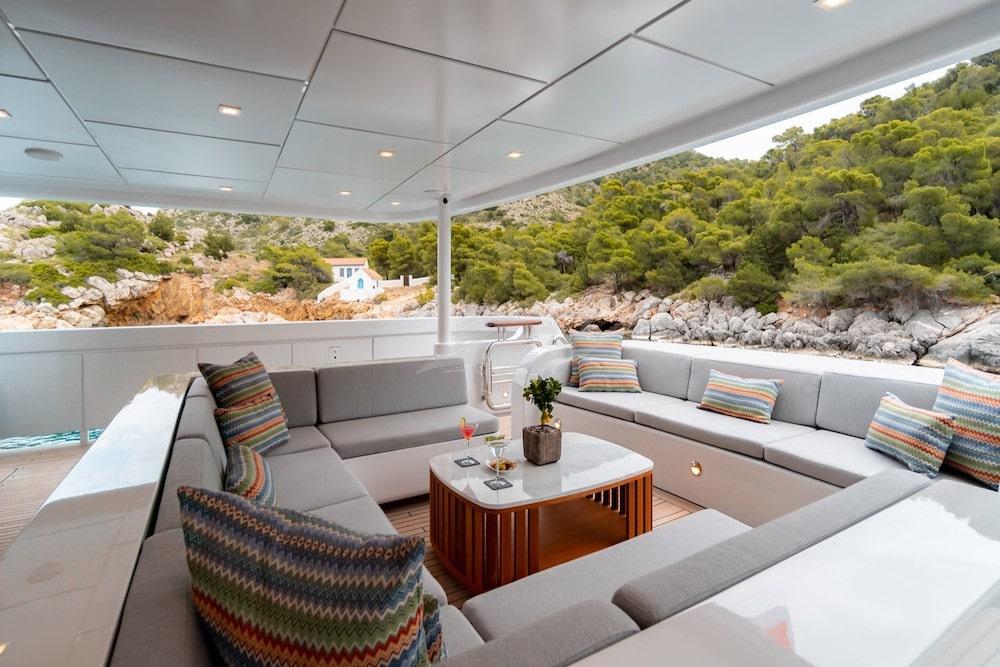 Jaz Luxury motor yacht Greece 35