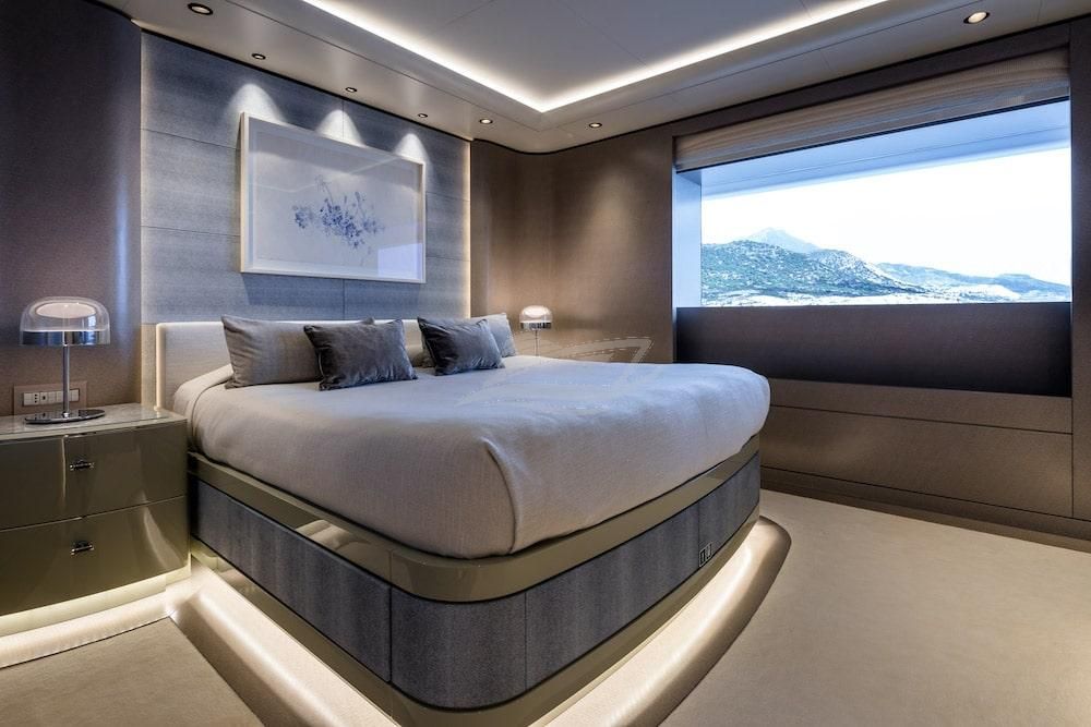 O Pari Luxury motor yacht Mediterranean 19