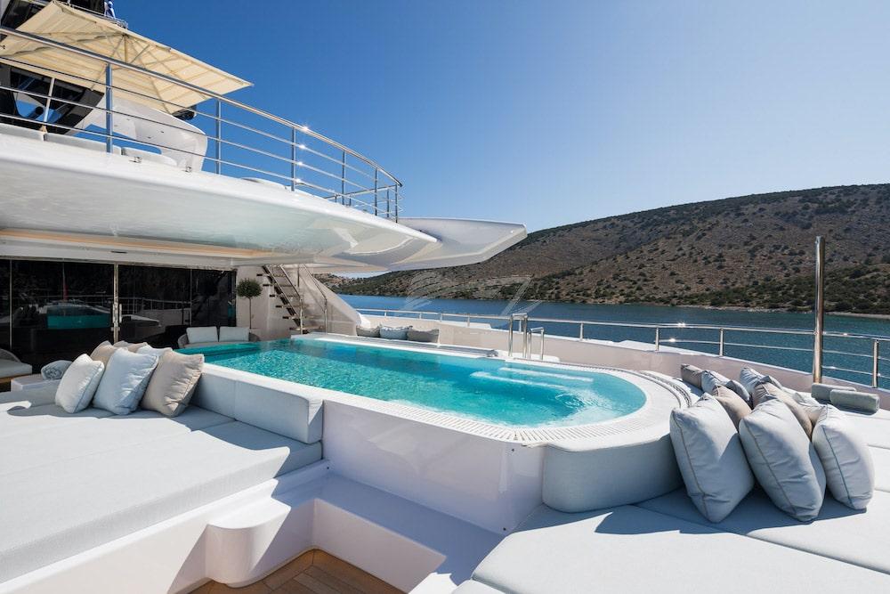 O Pari Luxury motor yacht Mediterranean 51