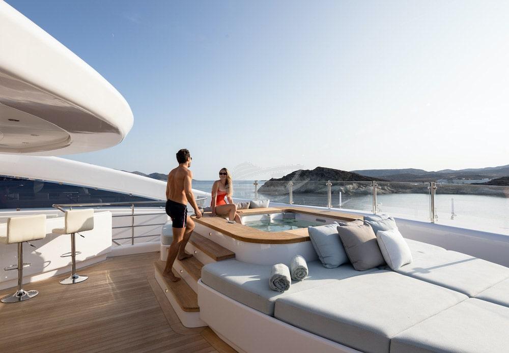 O Pari Luxury motor yacht Mediterranean 66