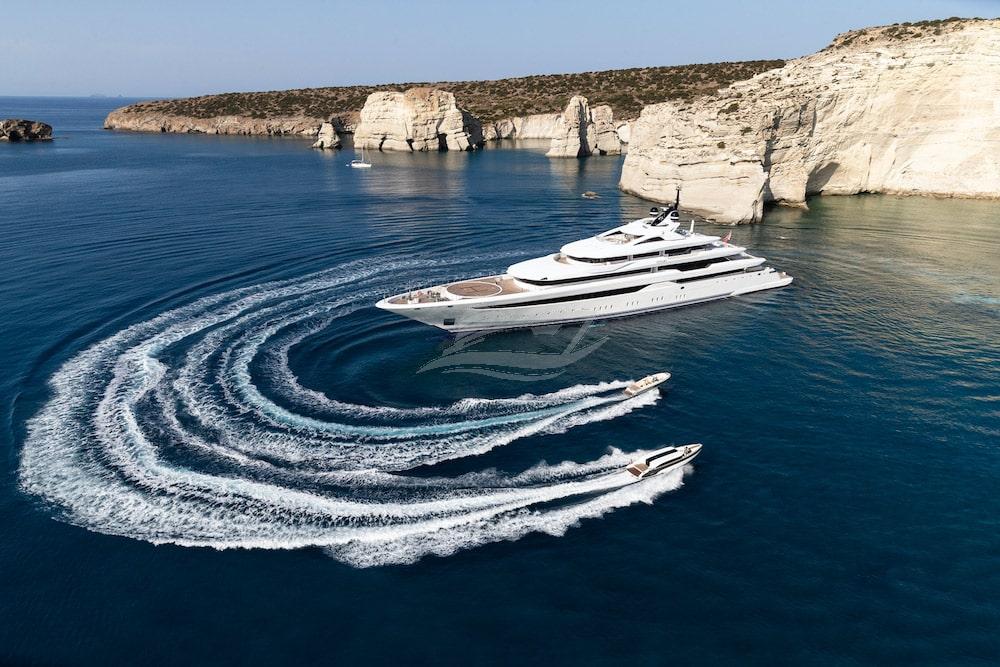 O Pari Luxury motor yacht Mediterranean 7