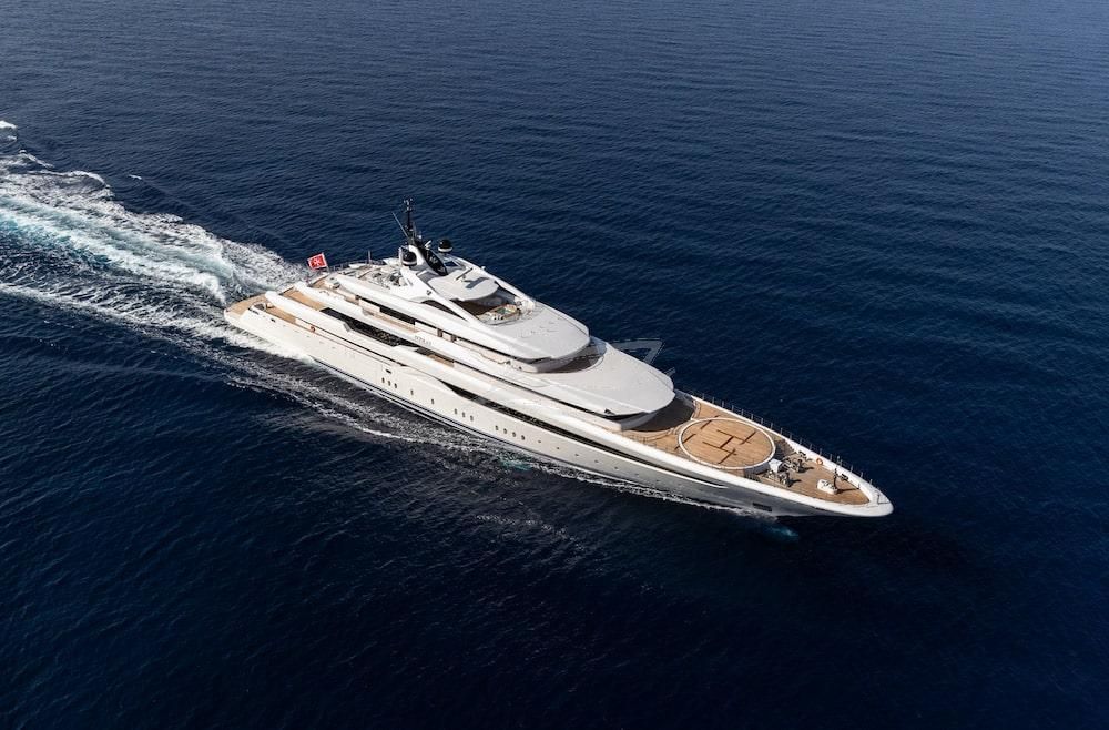 O Pari Luxury motor yacht Mediterranean 8