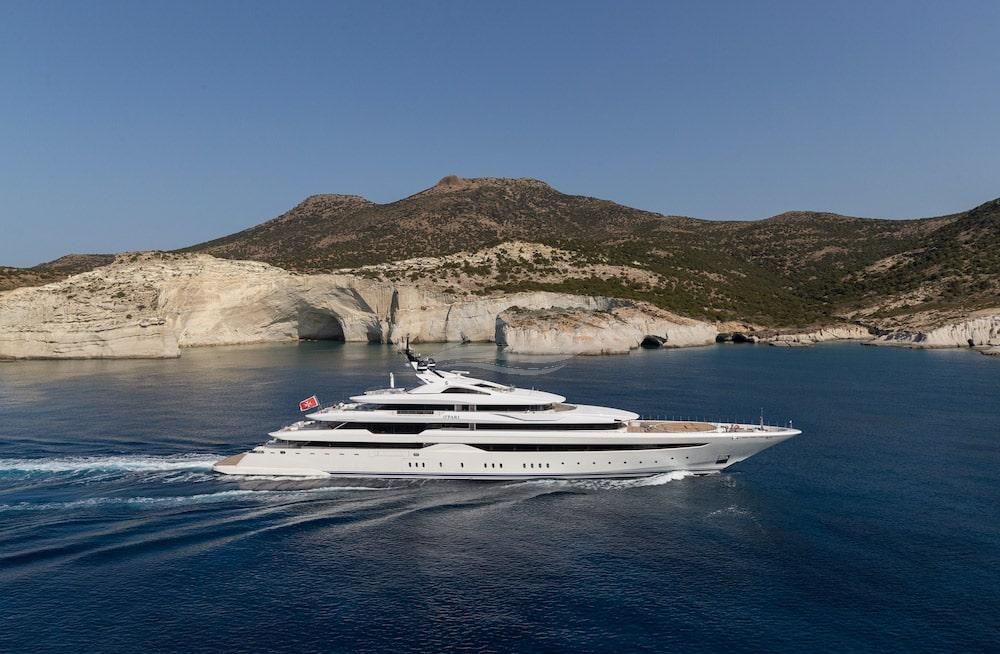 O Pari Luxury motor yacht Mediterranean 9