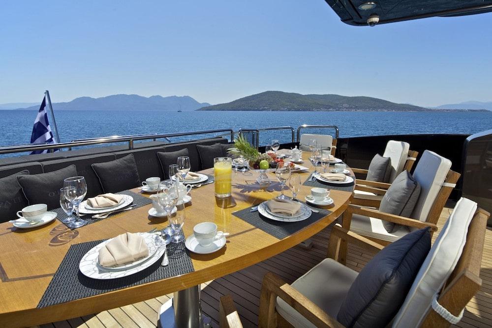 O pati Luxury motor yacht Greece 10