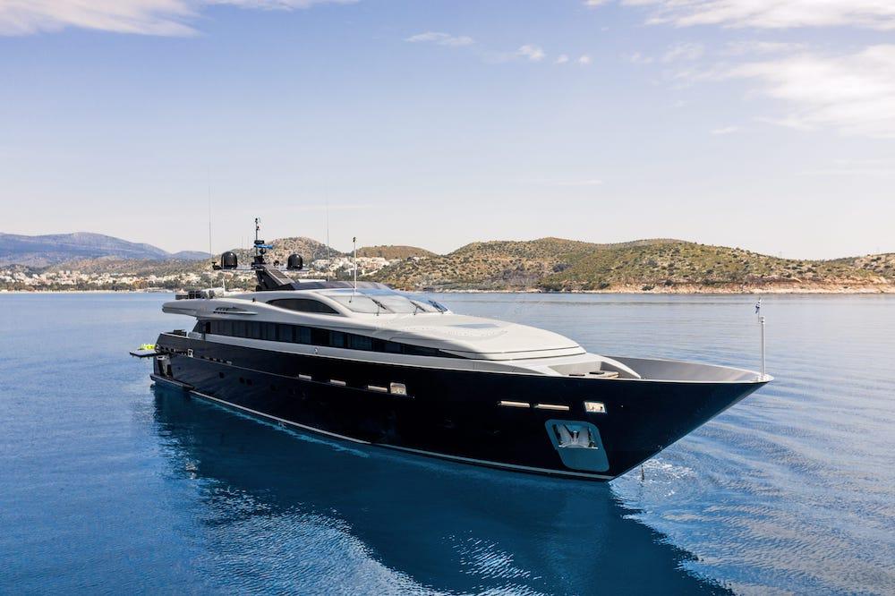 mado Luxury motor yacht Greece 2