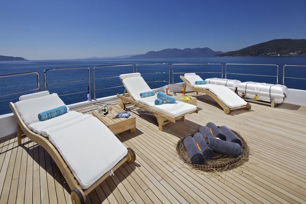 mia rama Luxury motor yacht Greece 27