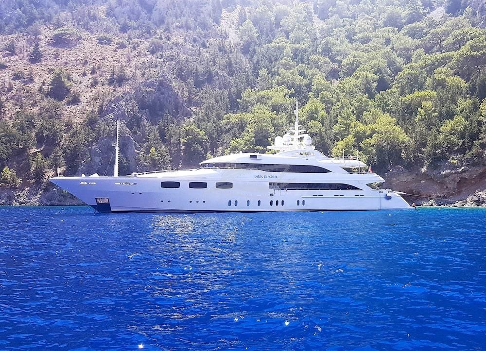 mia rama Luxury motor yacht Greece 30