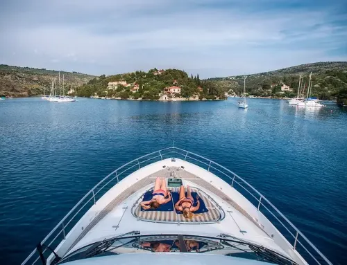 How do I choose the right yacht for my group’s needs?